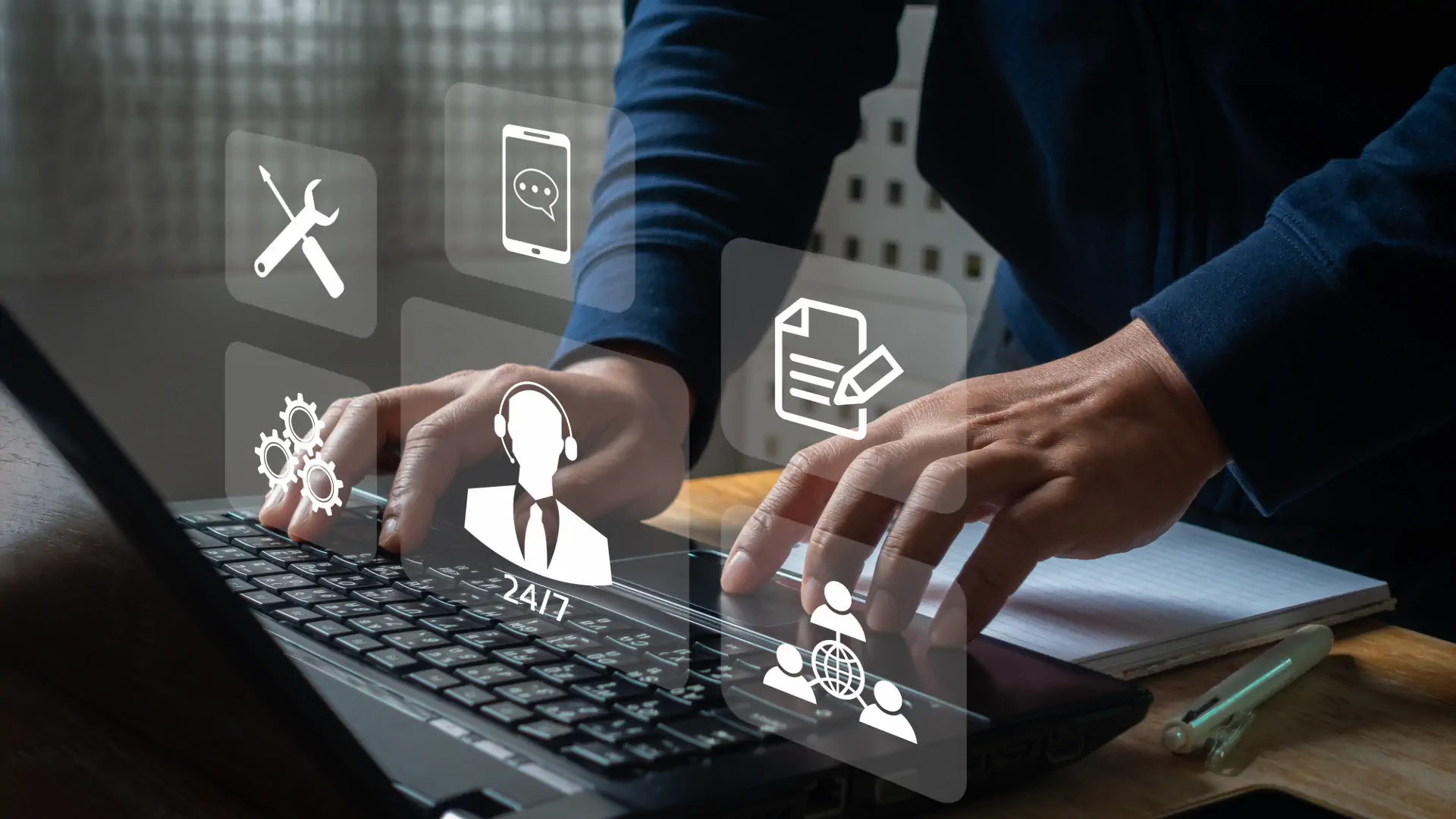 Equipo técnico monitorizando servidores y soporte web en Canarias